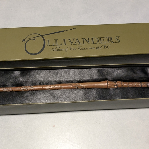 Other - Ollivanders Brown Wand